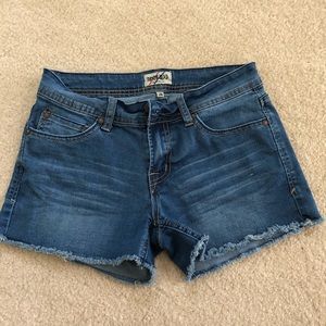 Cutoff denim shorts